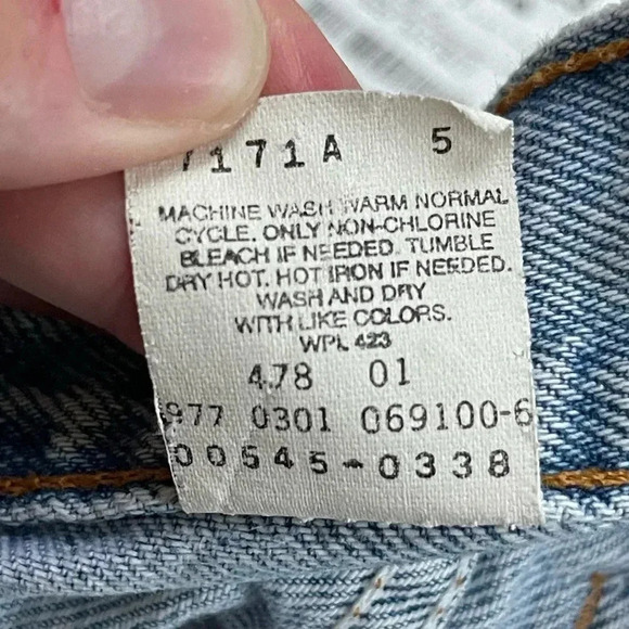 Levi’s 545 Loose Fit Jeans Light Wash | W38 L29 (measured 39x30) - Picture 6 of 9